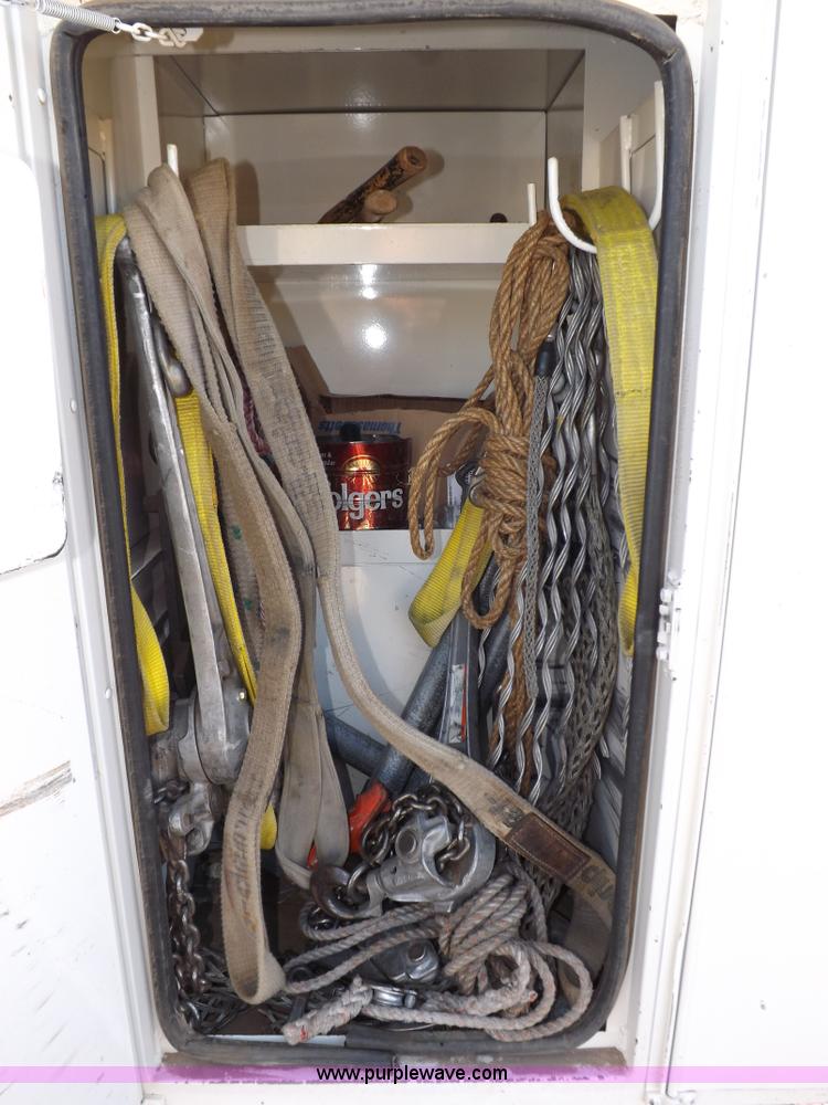 image for item F6491 1998 Ford F800 utility truck