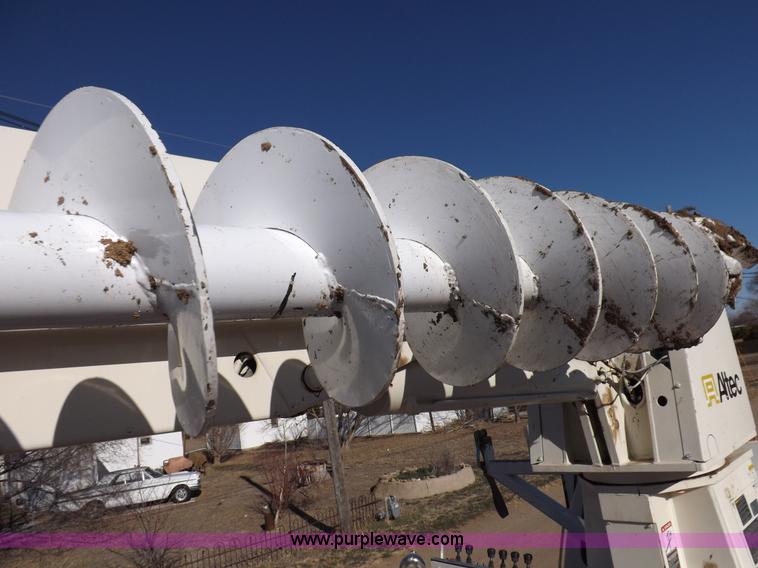 image for item F6491 1998 Ford F800 utility truck