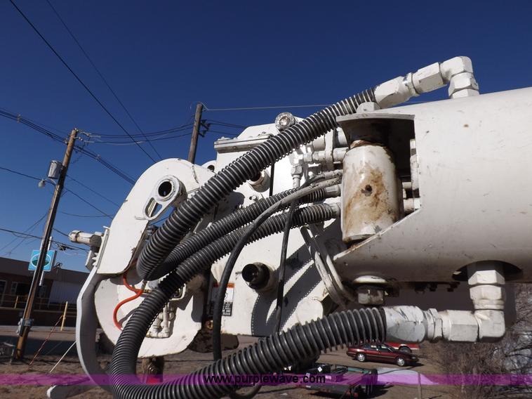 image for item F6491 1998 Ford F800 utility truck