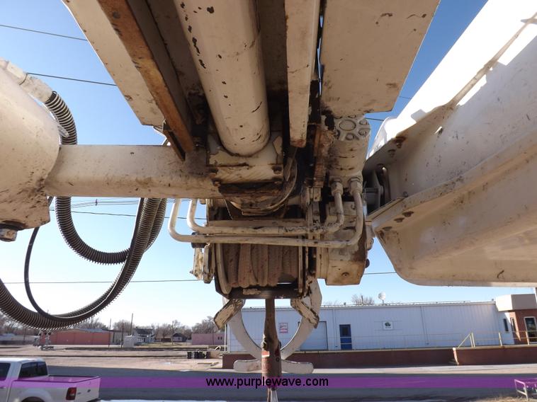 image for item F6491 1998 Ford F800 utility truck