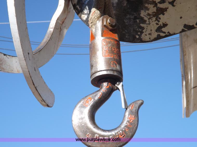 image for item F6491 1998 Ford F800 utility truck