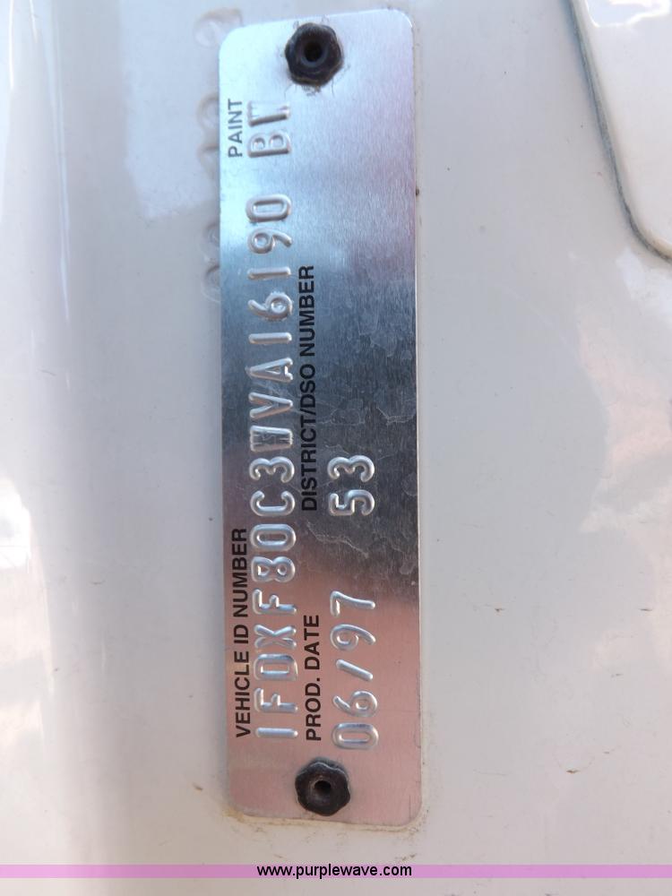 image for item F6491 1998 Ford F800 utility truck