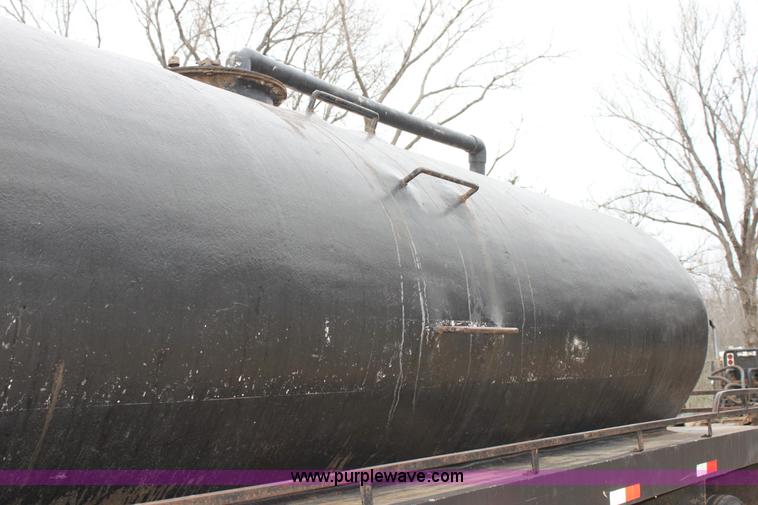 image for item F8639 2000 Freightliner semi truck