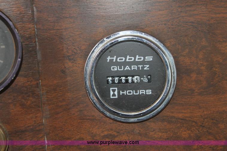 image for item F8640 1990 Peterbilt 379 semi truck