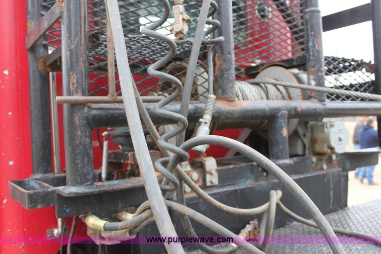 image for item F8640 1990 Peterbilt 379 semi truck