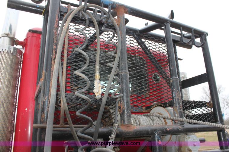 image for item F8640 1990 Peterbilt 379 semi truck