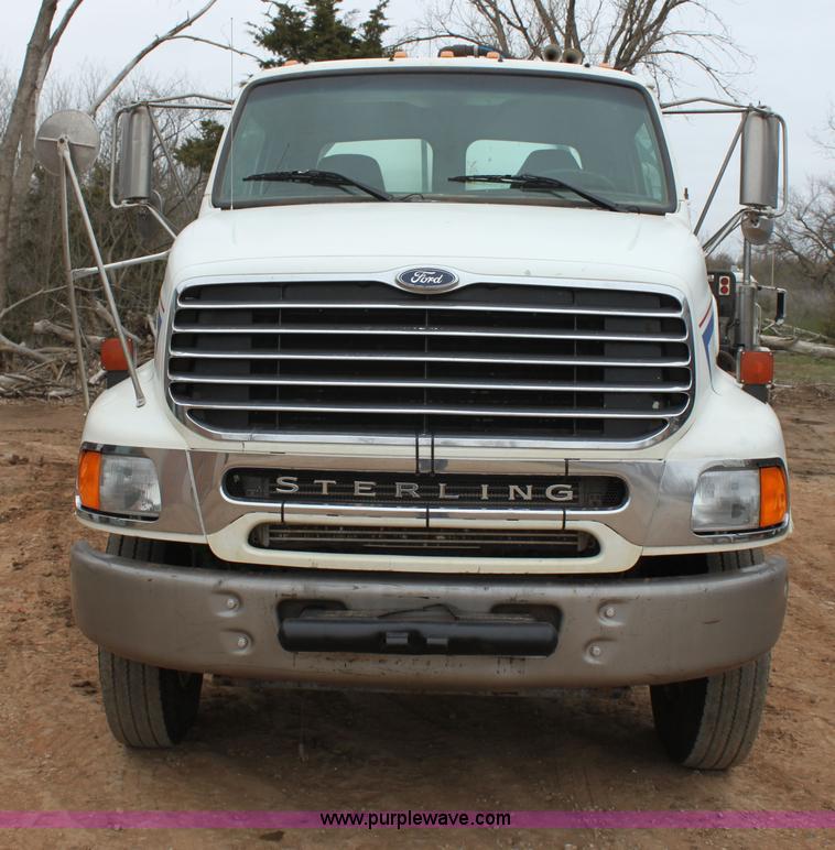 image for item F8641 2000 Sterling A9500 vacuum truck