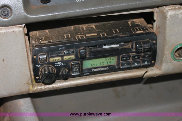 image for item F8641 2000 Sterling A9500 vacuum truck