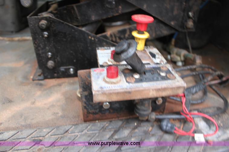 image for item F8641 2000 Sterling A9500 vacuum truck