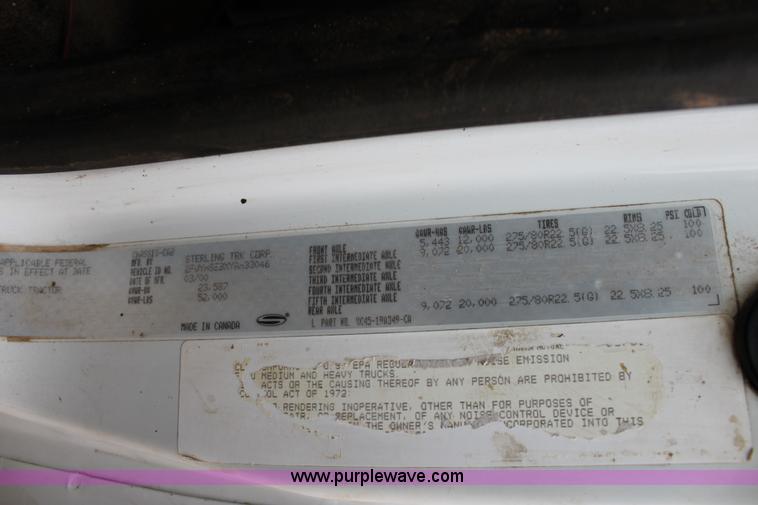 image for item F8641 2000 Sterling A9500 vacuum truck