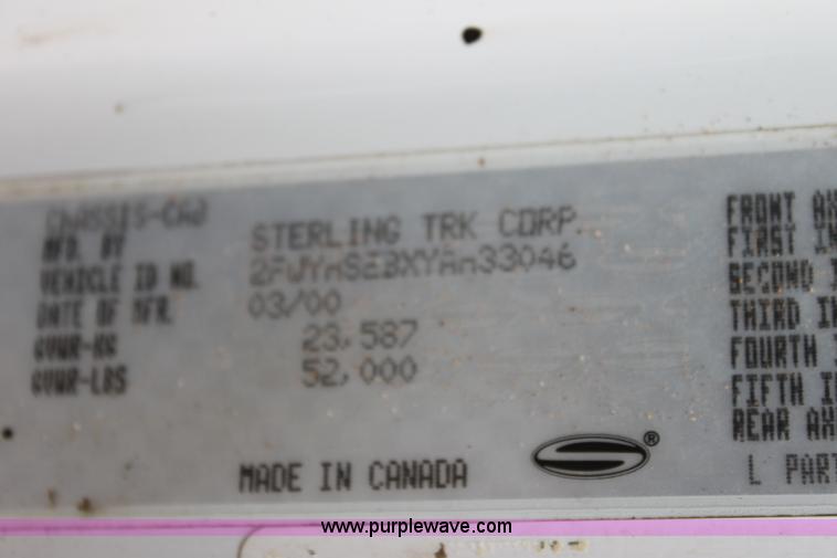 image for item F8641 2000 Sterling A9500 vacuum truck