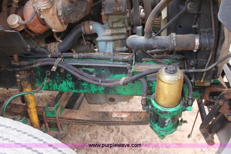 image for item F8641 2000 Sterling A9500 vacuum truck