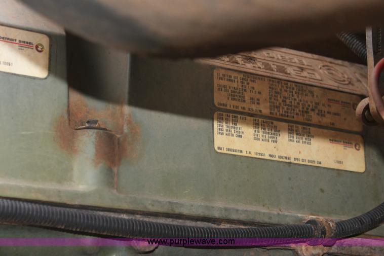 image for item F8641 2000 Sterling A9500 vacuum truck