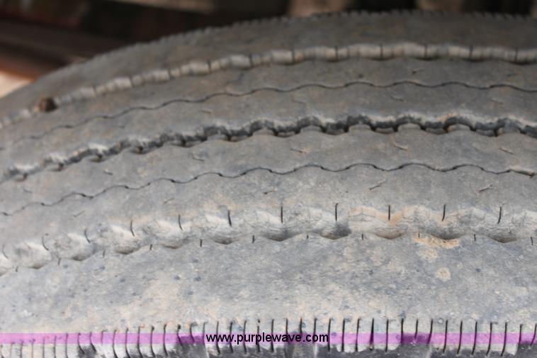 image for item F8641 2000 Sterling A9500 vacuum truck