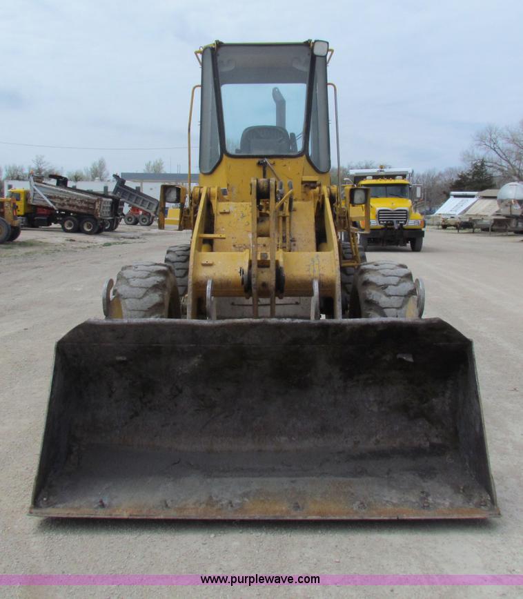 image for item F8643 1989 John Deere 344E wheel loader
