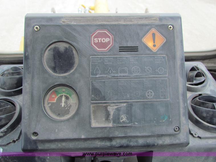 image for item F8643 1989 John Deere 344E wheel loader