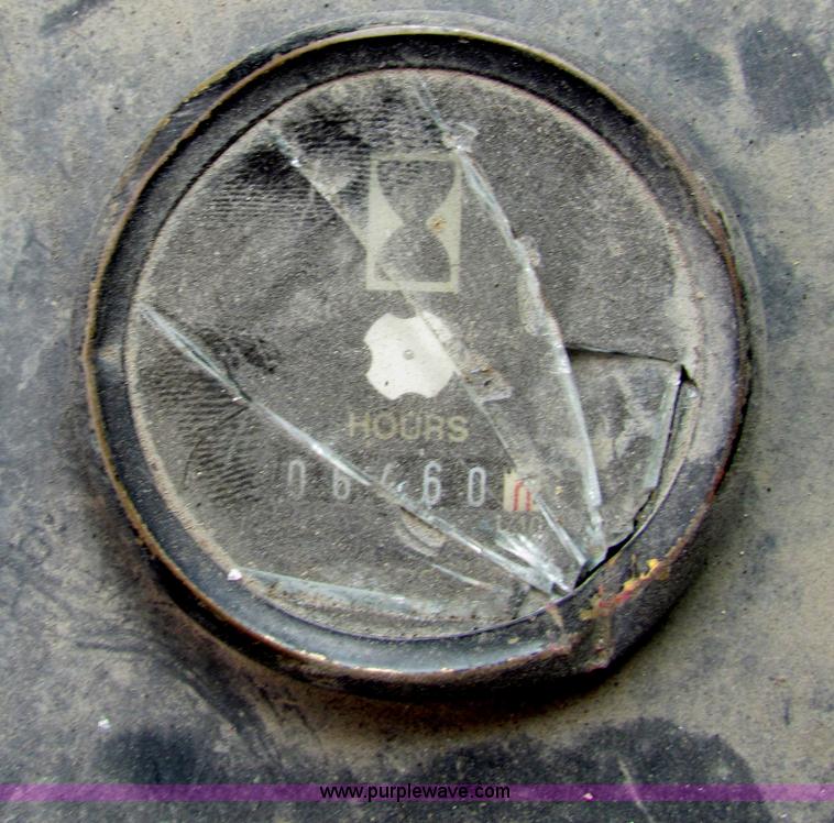 image for item F8643 1989 John Deere 344E wheel loader