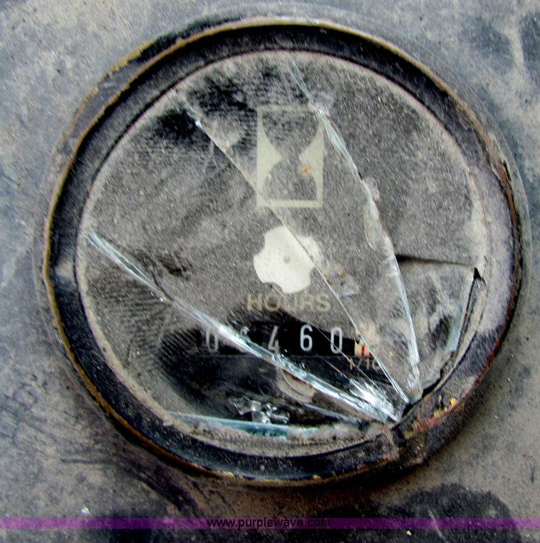 image for item F8643 1989 John Deere 344E wheel loader