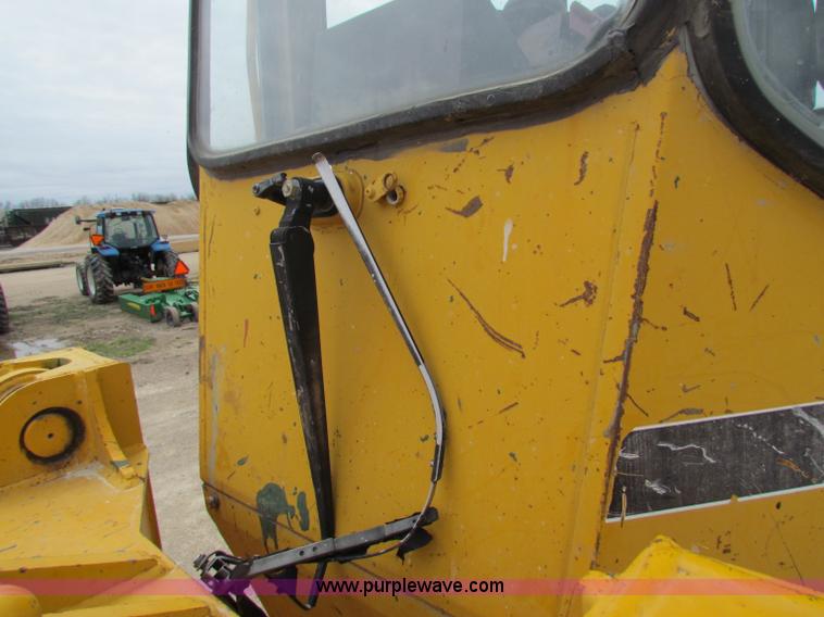 image for item F8643 1989 John Deere 344E wheel loader