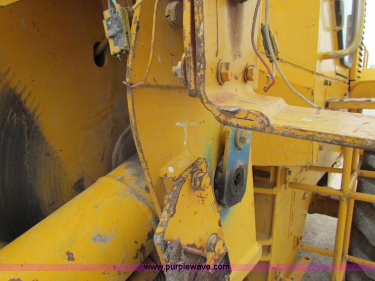 image for item F8643 1989 John Deere 344E wheel loader