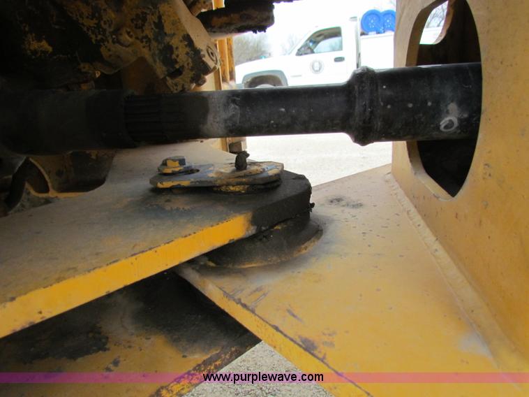 image for item F8643 1989 John Deere 344E wheel loader