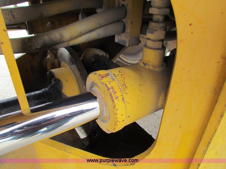 image for item F8643 1989 John Deere 344E wheel loader