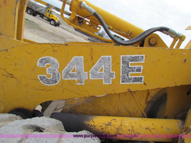 image for item F8643 1989 John Deere 344E wheel loader