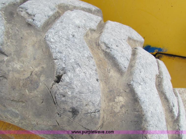 image for item F8643 1989 John Deere 344E wheel loader