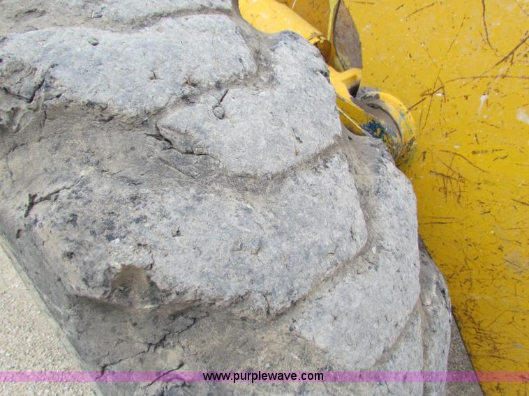 image for item F8643 1989 John Deere 344E wheel loader