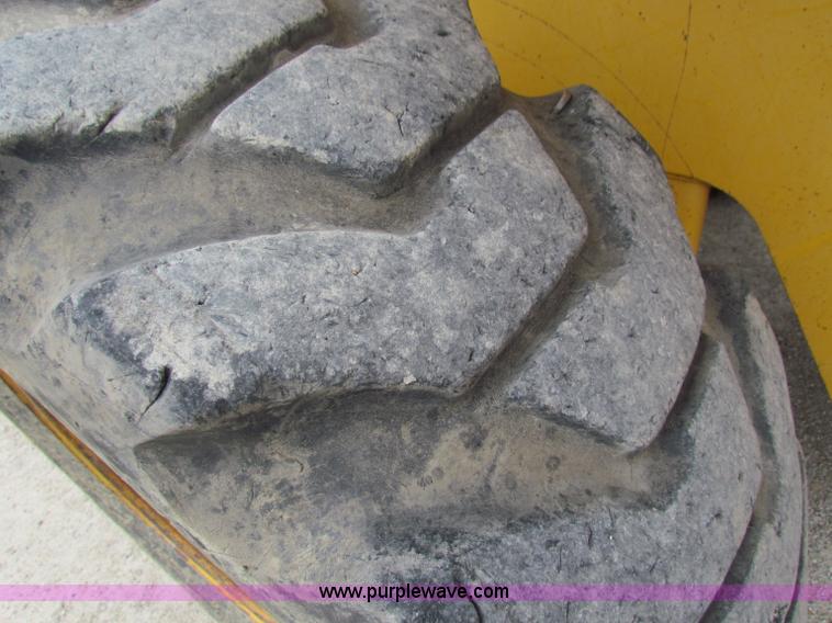 image for item F8643 1989 John Deere 344E wheel loader