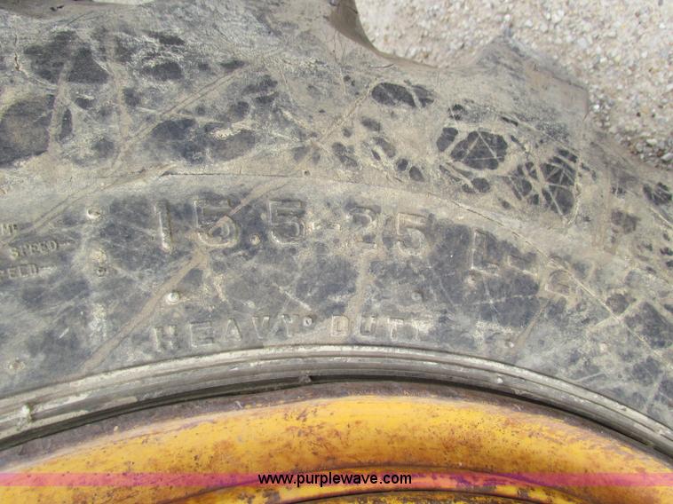 image for item F8643 1989 John Deere 344E wheel loader