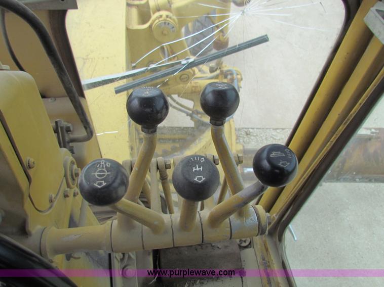 image for item F8644 1980 Caterpillar 120G articulated motor grader