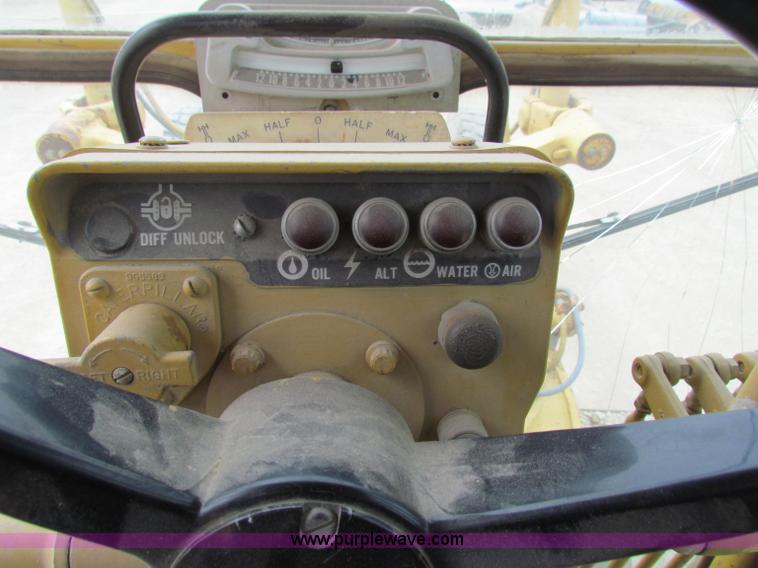 image for item F8644 1980 Caterpillar 120G articulated motor grader