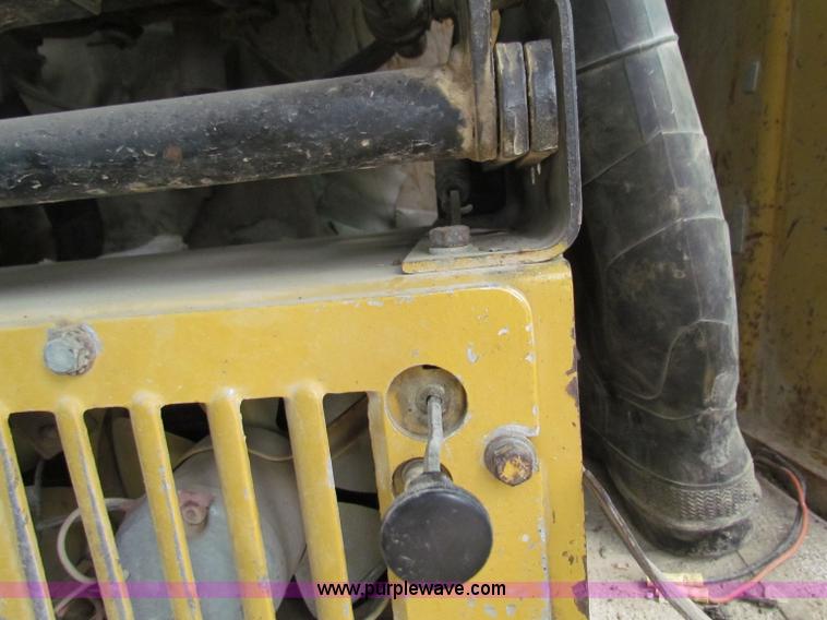 image for item F8644 1980 Caterpillar 120G articulated motor grader