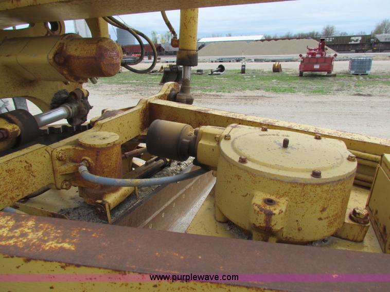 image for item F8644 1980 Caterpillar 120G articulated motor grader