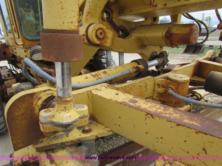 image for item F8644 1980 Caterpillar 120G articulated motor grader