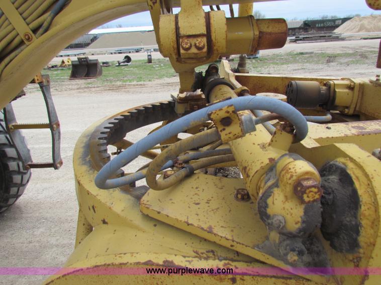 image for item F8644 1980 Caterpillar 120G articulated motor grader