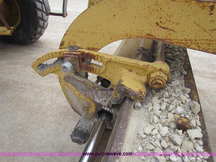 image for item F8644 1980 Caterpillar 120G articulated motor grader