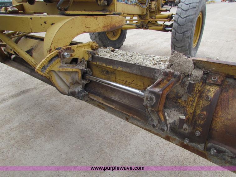 image for item F8644 1980 Caterpillar 120G articulated motor grader