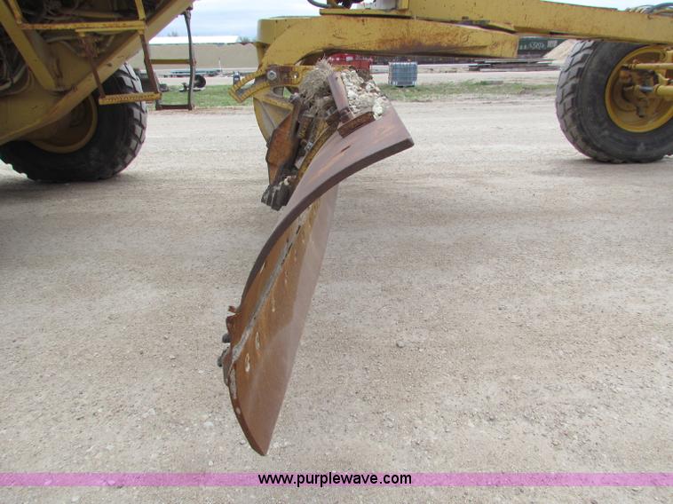 image for item F8644 1980 Caterpillar 120G articulated motor grader