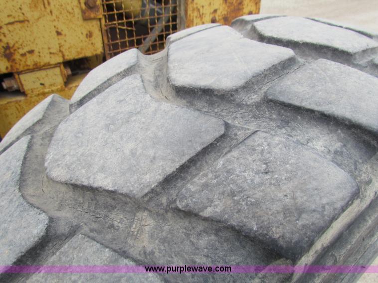 image for item F8644 1980 Caterpillar 120G articulated motor grader