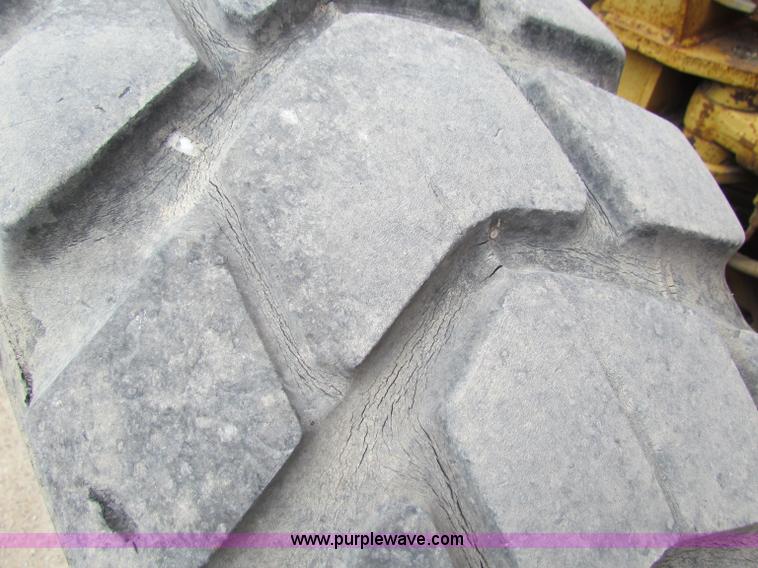 image for item F8644 1980 Caterpillar 120G articulated motor grader