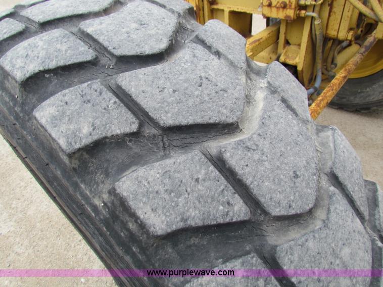 image for item F8644 1980 Caterpillar 120G articulated motor grader