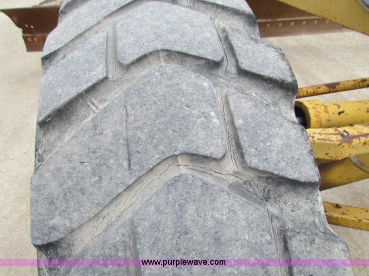 image for item F8644 1980 Caterpillar 120G articulated motor grader