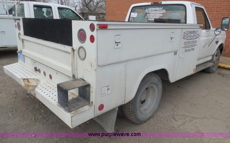 image for item F8765 1997 Ford F350 XL utility truck