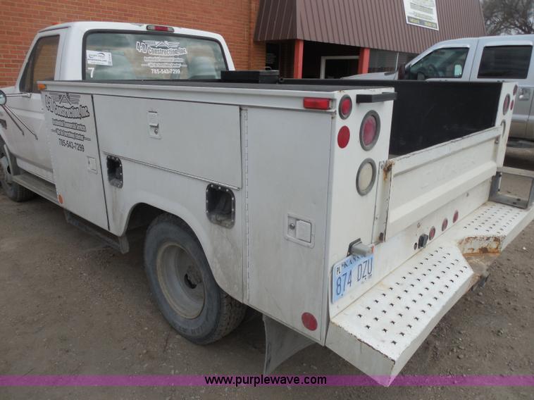 image for item F8765 1997 Ford F350 XL utility truck