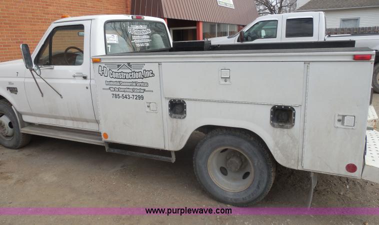 image for item F8765 1997 Ford F350 XL utility truck