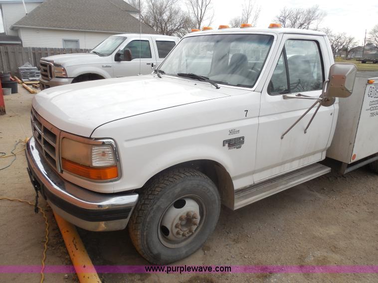 image for item F8765 1997 Ford F350 XL utility truck