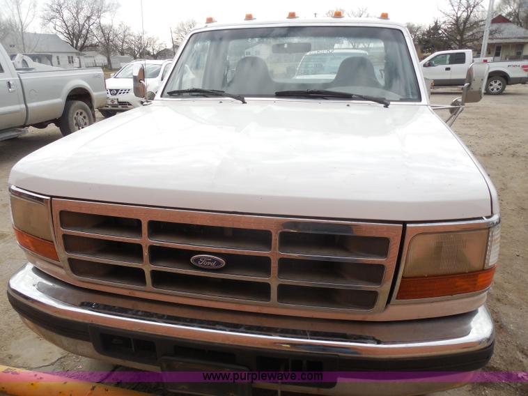 image for item F8765 1997 Ford F350 XL utility truck