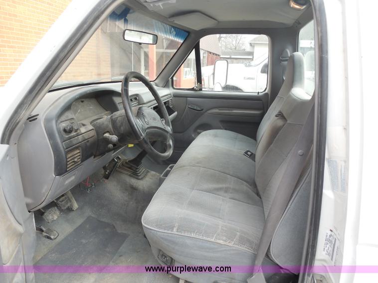 image for item F8765 1997 Ford F350 XL utility truck